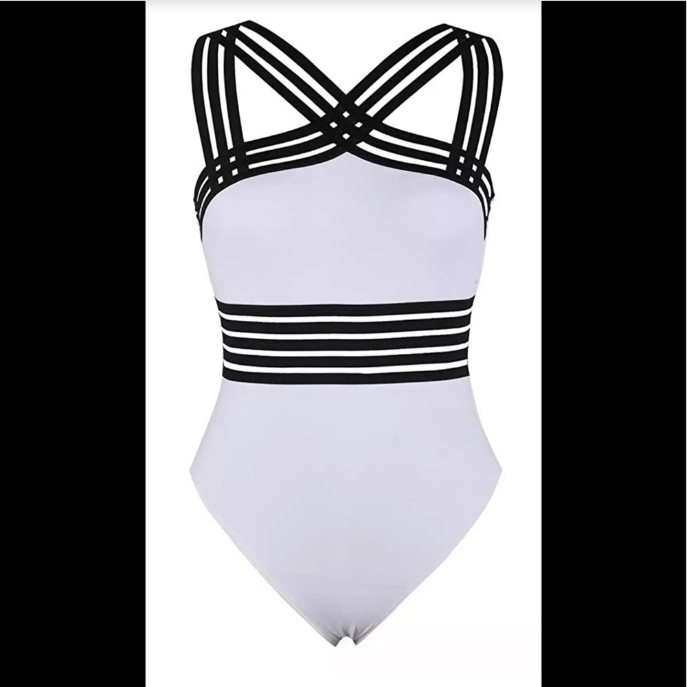 Kenneth Cole NWOT one piece bathing suit